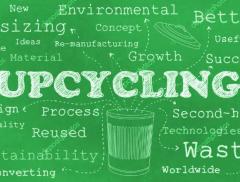 Upcycling: il riutilizzo creativo in passerella e nel design 