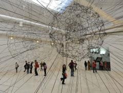 Tomàs Saraceno: l’artista argentino tra ragnatele e sostenibilità 