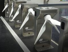 I tornelli della metro di Parigi diventano delle turbine eoliche 