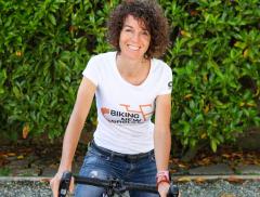 Paola Gianotti, una pedalata in bici per difendere il pianeta e i diritti delle donne