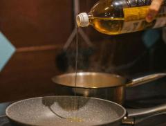 Dove buttare l’olio esausto