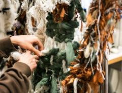 Plot, l’opera d’arte che promuove la sostenibilità nella moda