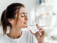 L’idratazione è un’importante alleata delle donne che affrontano la menopausa