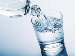 Acqua, limone e bicarbonato: benefici ed effetti