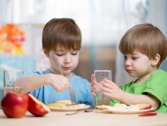 Acqua e colazione bambini: i consigli Sanpellegrino 