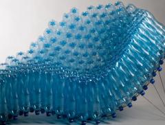 Bottiglie di plastica protagoniste, la Green Art spopola sul web