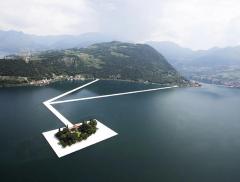 Lago d’Iseo: si inaugura l’opera d’arte galleggiante di Christo Yavchev