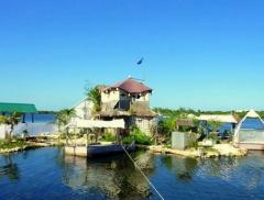 The 8000 Square Metre Paradise in Mexico Made from Recycled Plastic