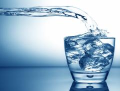 6 motivi per cui l’acqua aiuta a risolvere molti problema alt_tag