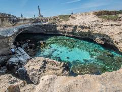 La Grotta della Poesia, la piscina naturale sulla costa del Salento