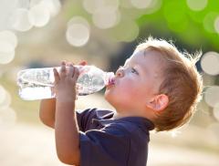Consigli per Educare i Bimbi a Bere di più in Estate – In a Bottle