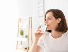 Seguire una corretta idratazione è fondamentale per combattere le allergie stagionali - In a Bottle