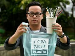 Kevin Kumala ha creato la bioplastica commestibile 