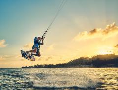 Kitesurf dalle Origini al Successo Odierno– In a Bottle