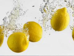 Acqua e limone per rimettersi in forma dopo le feste