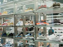 Nike ha creato una scarpa riciclando delle bottiglie di plastica - In a Bottle