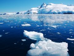 L'iceberg più grande al mondo si stacca dall'Antartide