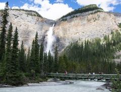 Scopri la meraviglia delle cascate Takakkaw e l'Emerald Lake 