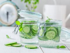 Scopri tutti i benefici dell'acqua al cetriolo