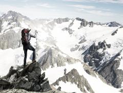 Una corretta idratazione aiuta a prevenire il mal di montagna_alt tag