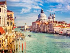 Venezia, l’acqua della laguna torna ad essere limpida - In a Bottle