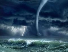Lo spettacolare vortice d’acqua creatosi su una scogliera delle Isole Faroe - In a Bottle