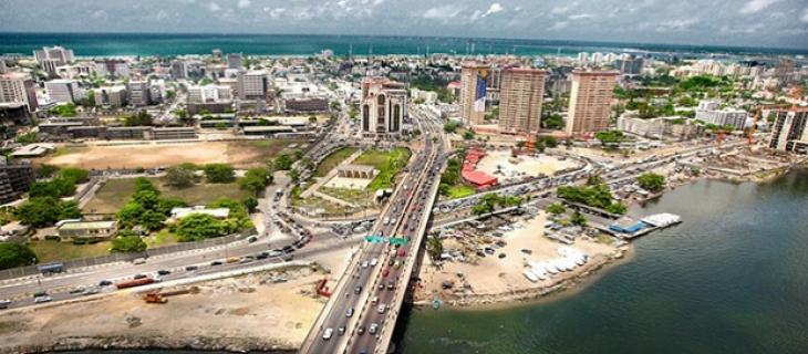 A Lagos, 2 milioni di pendolari si spostano...in acqua