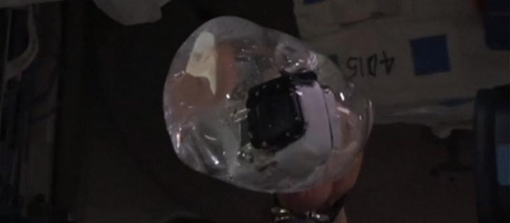 L'acqua si prende gioco degli astronauti nello spazio