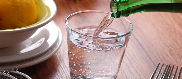 L’acqua in bottiglia è la scelta migliore per Natale e Capodanno L’acqua in bottiglia è la scelta migliore per Natale e Capodanno