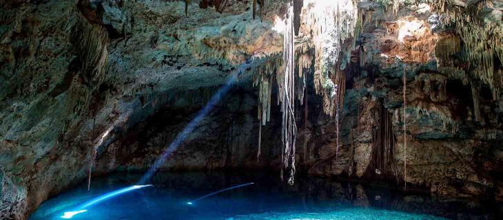 Viaggio Virtuale tra i Cenotes dei Maya nello Yucatan– In a Bottle