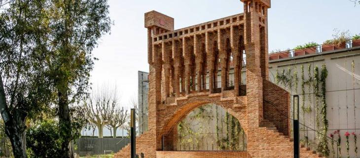 Barcellona, ricostruita la Fontana di Gaudí distrutta 70 anni fa - In a Bottle