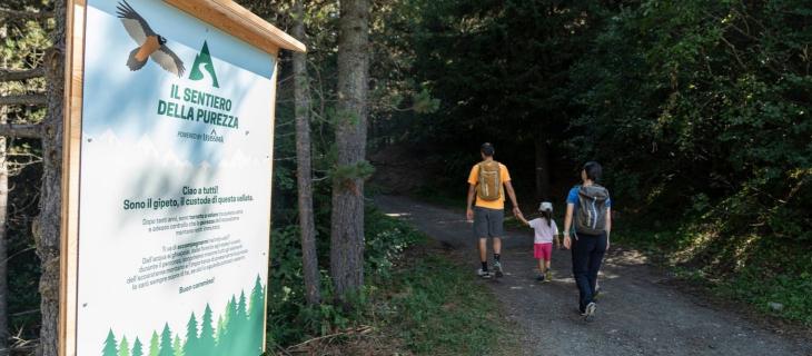 Camminare per conoscere il sentiero diventa una chiave per leggere il territorio