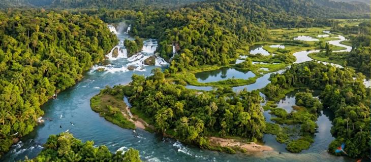 L’acqua che plasma i tropici il motore invisibile di paesaggi e biodiversità riformulato