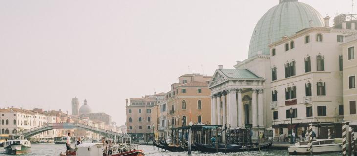 Travel greenwashing: come capire quali compagnie di viaggio sono davvero sostenibili 