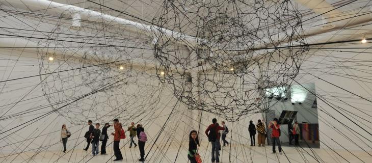 Tomàs Saraceno: l’artista argentino tra ragnatele e sostenibilità 