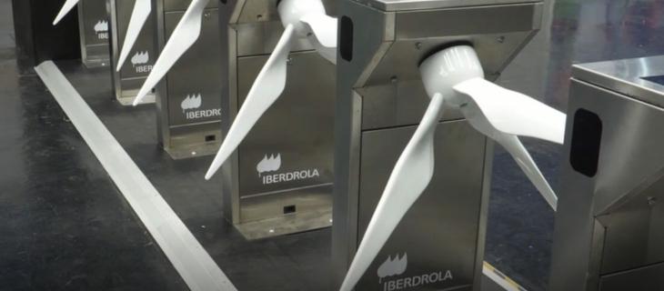 I tornelli della metro di Parigi diventano delle turbine eoliche 