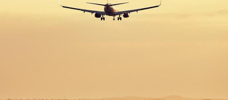 Come viaggiare in modo sostenibile in aereo