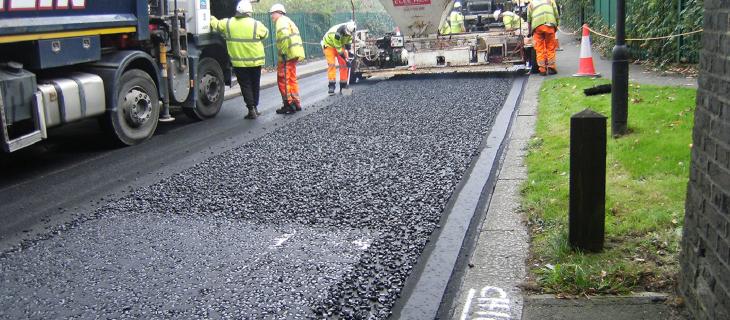 A Londra strade asfaltate con bottiglie di plastica riciclata A Londra strade asfaltate con bottiglie di plastica riciclata
