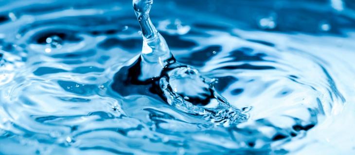 Acqua potabile: caratteristiche e differenza con l’acqua minerale naturale