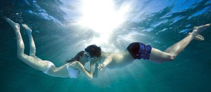 World Kiss Day, ecco i baci da guinness sott’acqua - In a Bottle World Kiss Day, ecco i baci da guinness sott’acqua - In a Bottle