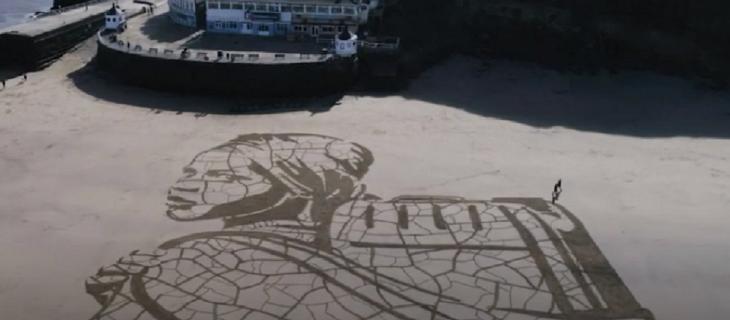 L’arte della sabbia per celebrare l’acqua. L’opera dell’artista Jamie Wardley