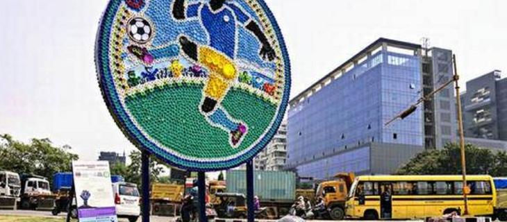 Fifa promuove il riciclo con murales da 7000 tappi di plastica Fifa promuove il riciclo con murales da 7000 tappi di plastica
