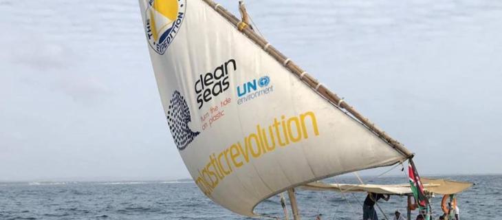 Flipflopi Dhow, la barca fatta di plastica riciclata – In a Bottle