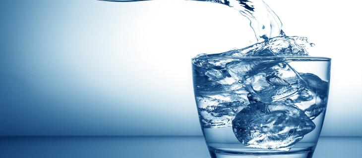 6 motivi per cui l’acqua aiuta a risolvere molti problema alt_tag