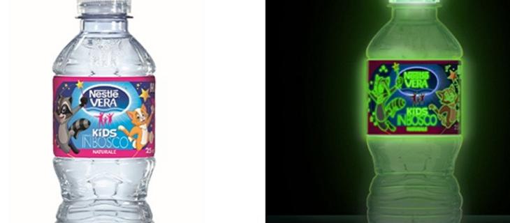 Happy Night, la bottiglia d'acqua che si illumina al buio Happy Night, la bottiglia d'acqua che si illumina al buio