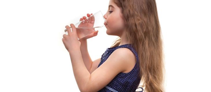 Idratazione fondamentale per contrastare l'obesità infantile Idratazione fondamentale per contrastare l'obesità infantile