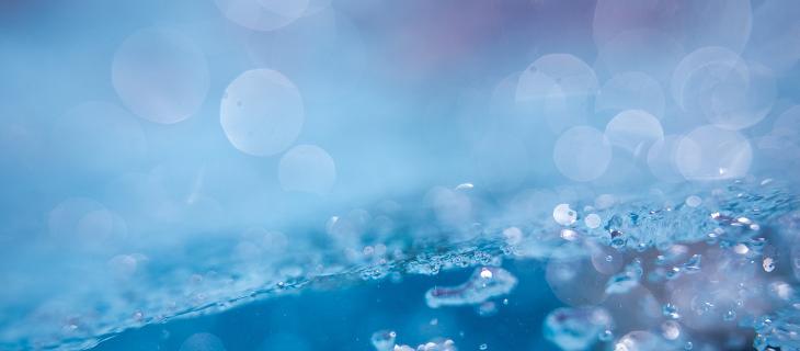 Un nuovo dispositivo crea idrogeno per il carburante dall’acqua - In a Bottle