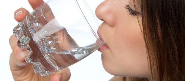 Infezioni urinarie ridotte nelle donne che bevono più acqua – In a Bottle Infezioni urinarie ridotte nelle donne che bevono più acqua – In a Bottle