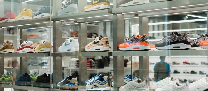 Nike ha creato una scarpa riciclando delle bottiglie di plastica - In a Bottle