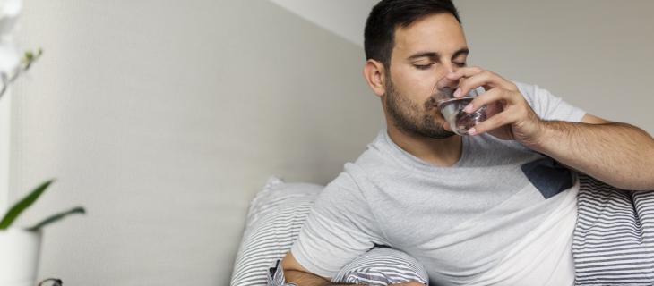 Ora legale e benefici dell’acqua prima di andare a dormire – In a Bottle Ora legale e benefici dell’acqua prima di andare a dormire – In a Bottle